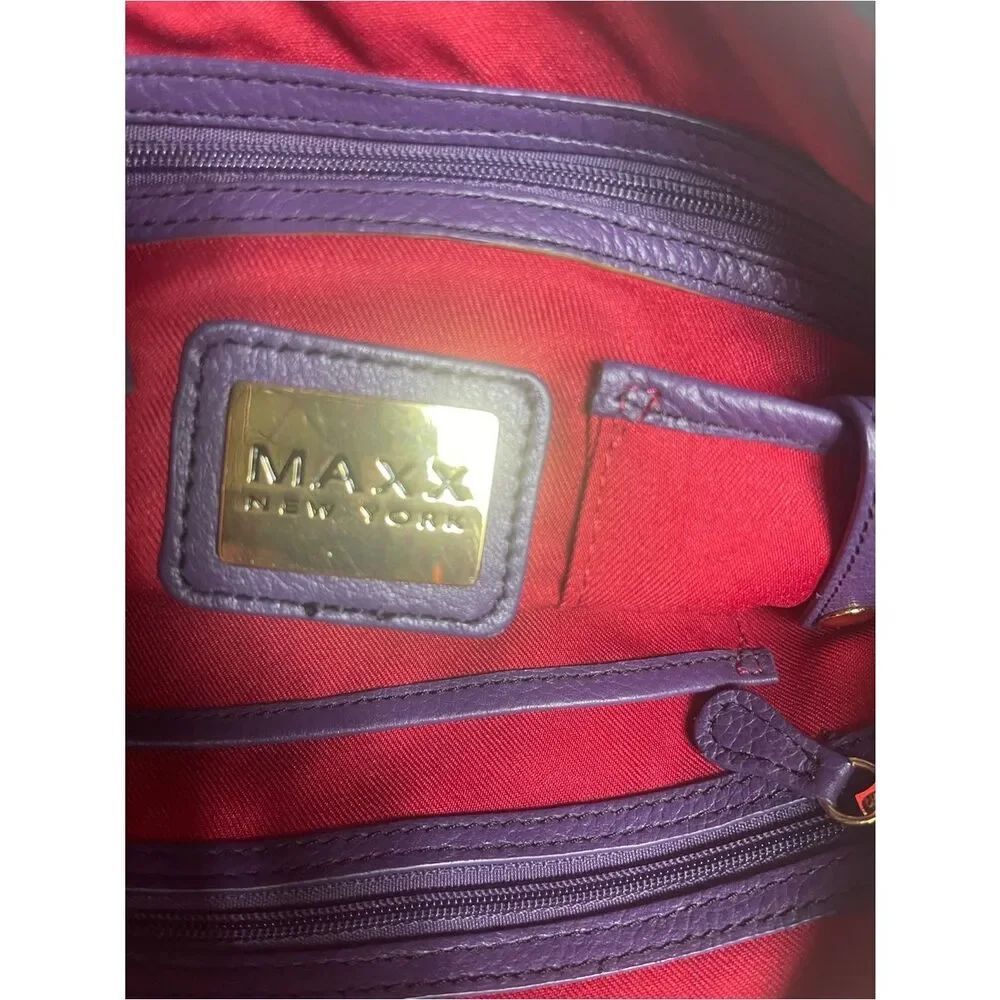 Maxx New York Purple & beige Trim shoulder bag with gold tone hardwares. - Picture 12 of 16